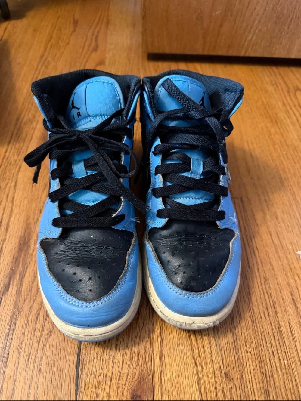 Jordan Kids Mid-Top Sneakers in Black and Blue
